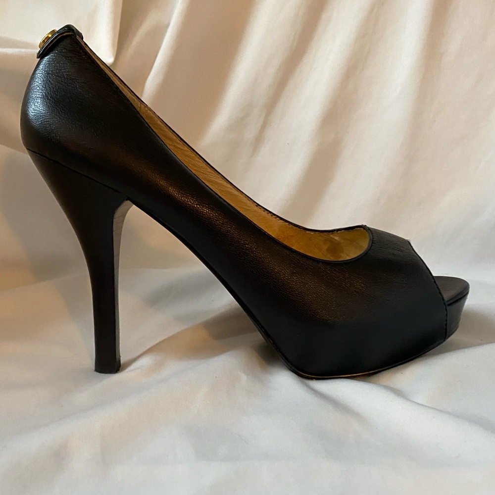 Black Pebbled Leather Peep Toe Michael Kors Pump